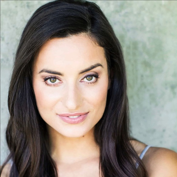 Meet your Posher, Naomi - Picture 1 of 1